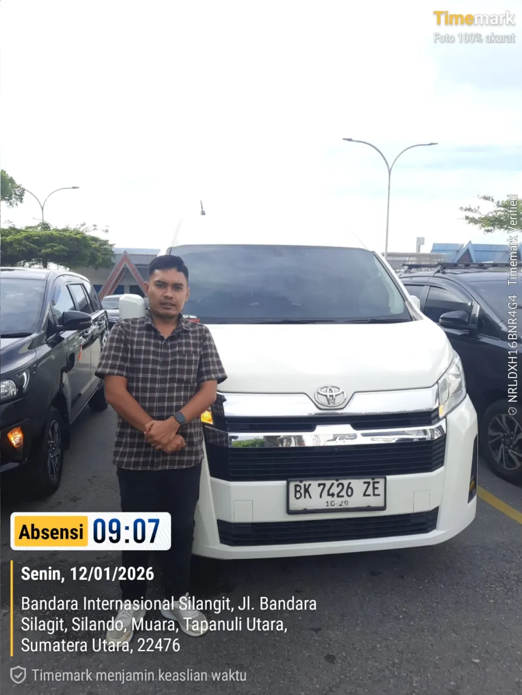 Hiace Premio Marsada Trip untuk rental mobil Silangit dan rombongan VIP