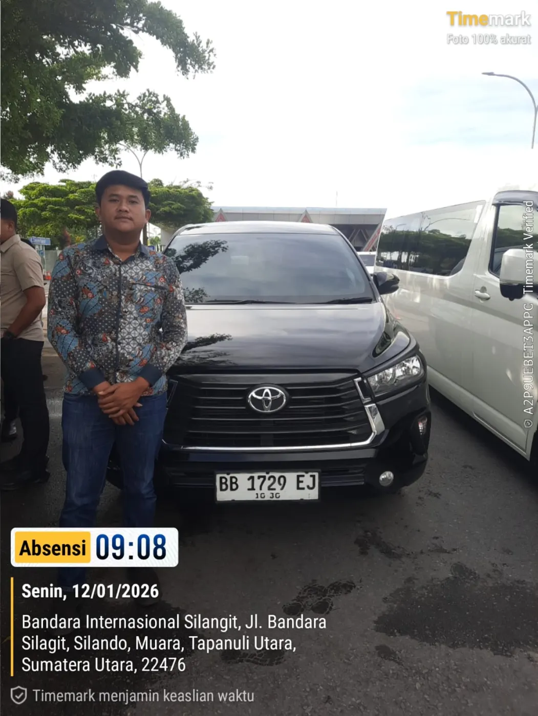 Tim operasional Marsada Trip menyiapkan rental mobil Bandara Silangit untuk kunjungan KDM