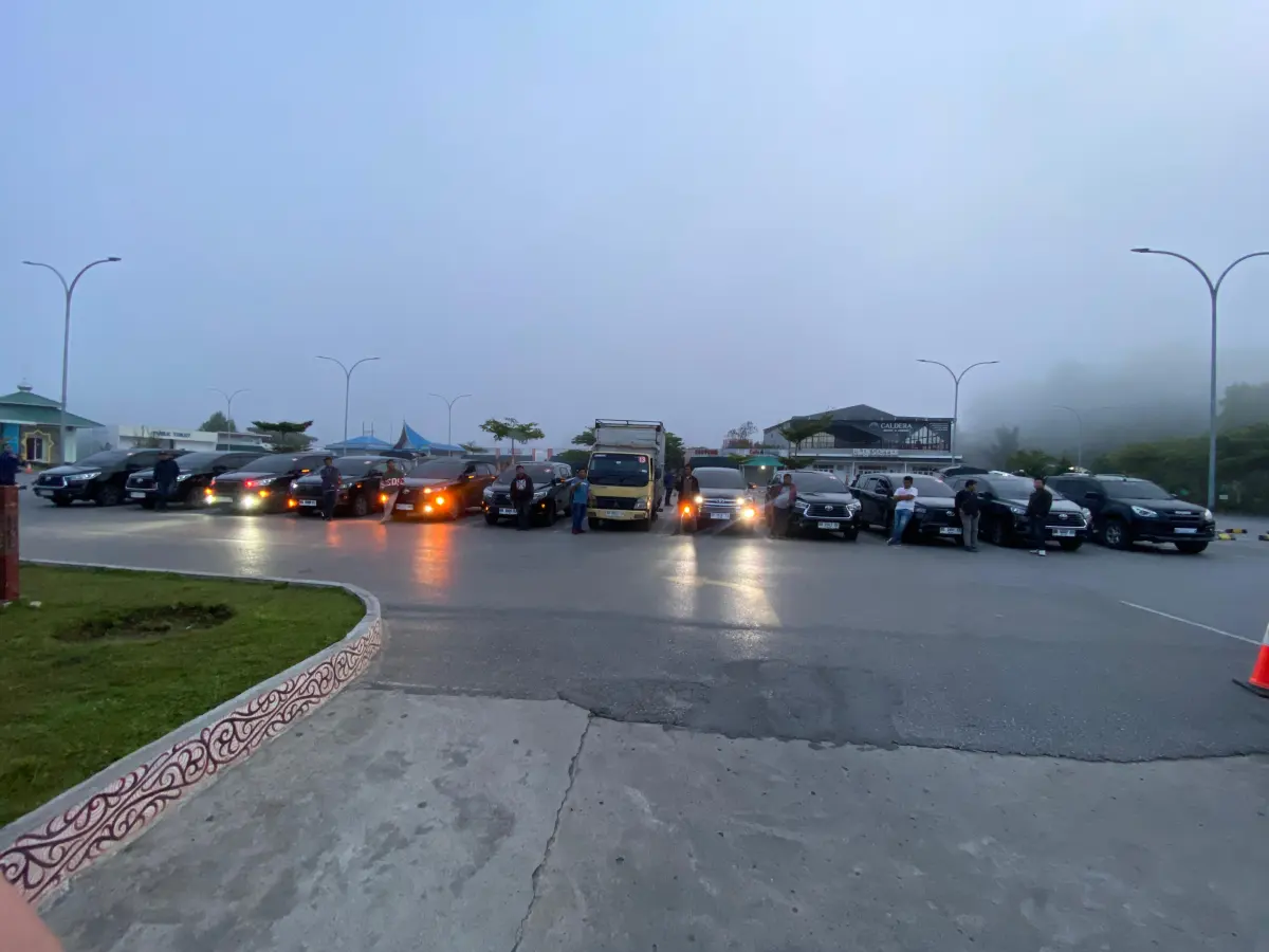 Formasi armada Marsada Trip Rental Mobil Silangit untuk pelayanan VIP Paspampres RI 2 ke Dolok Sanggul