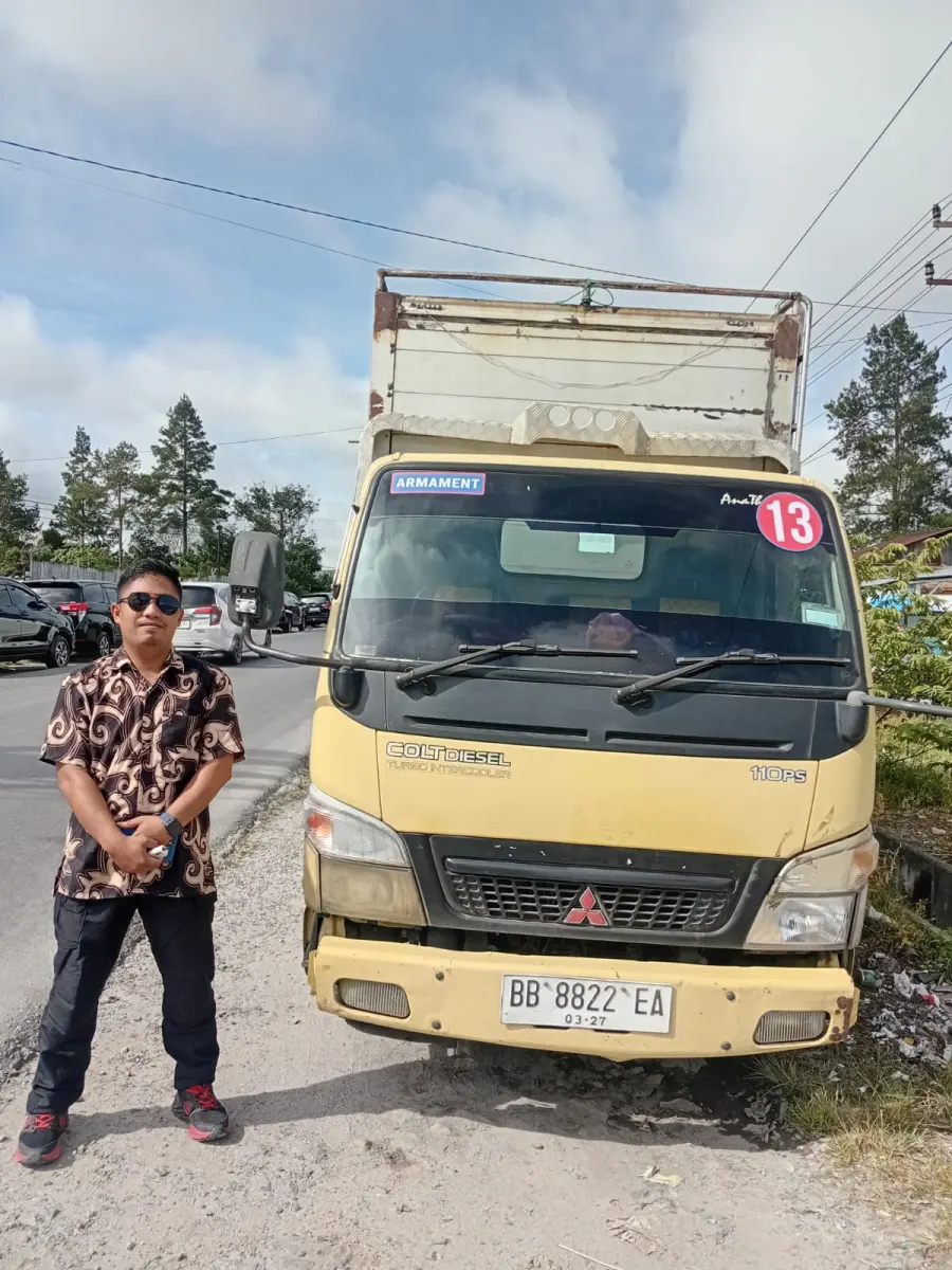 Kendaraan pendukung dalam layanan VIP Marsada Trip di kawasan Danau Toba