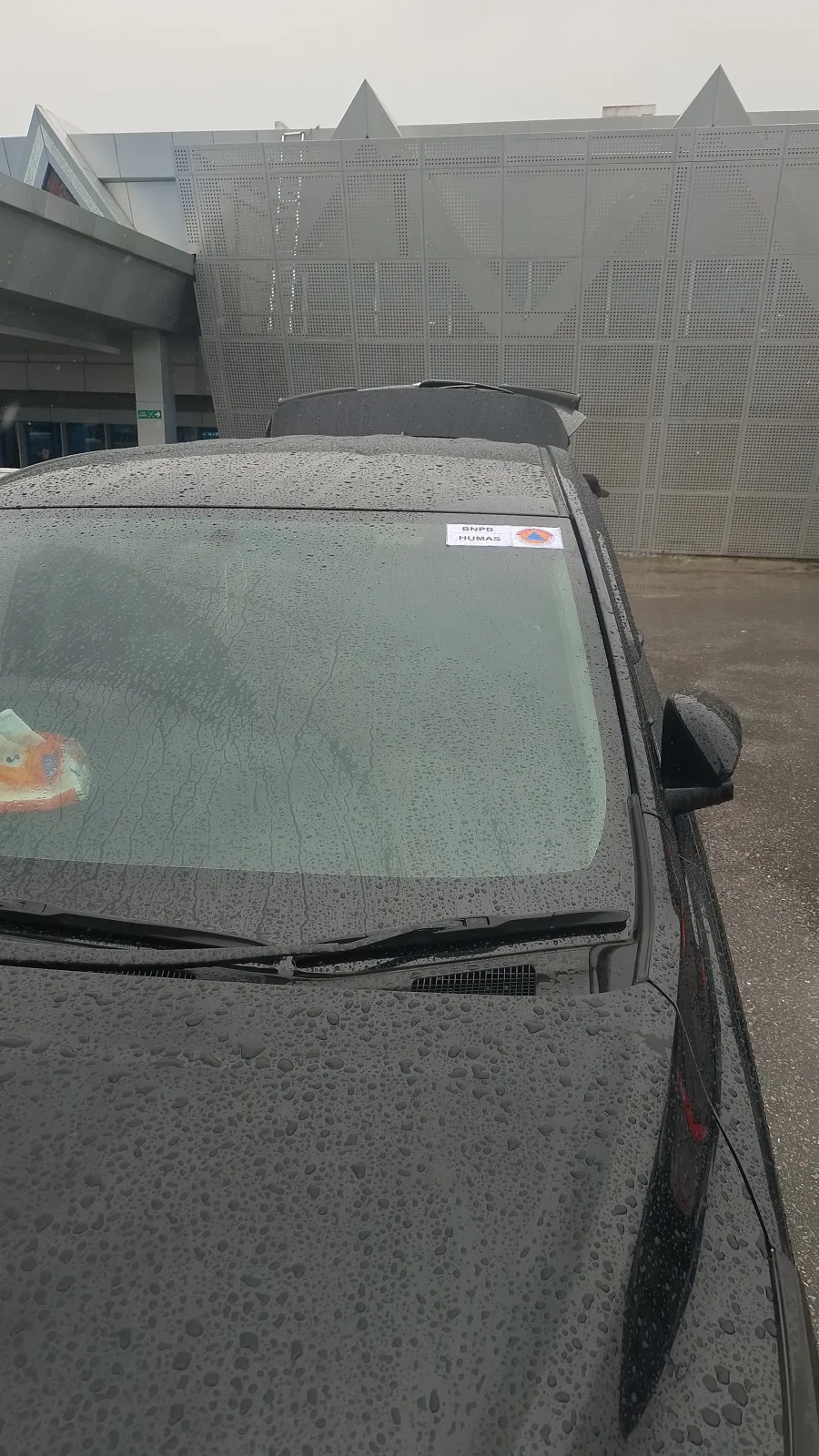 Label BNPB Humas pada unit Marsada Trip Rental Mobil Silangit