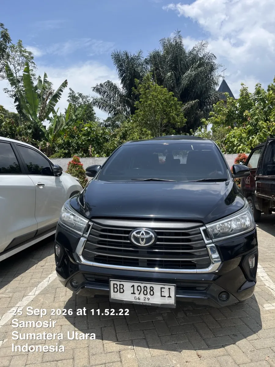 Toyota Innova Marsada Trip dalam perjalanan operasional di Samosir